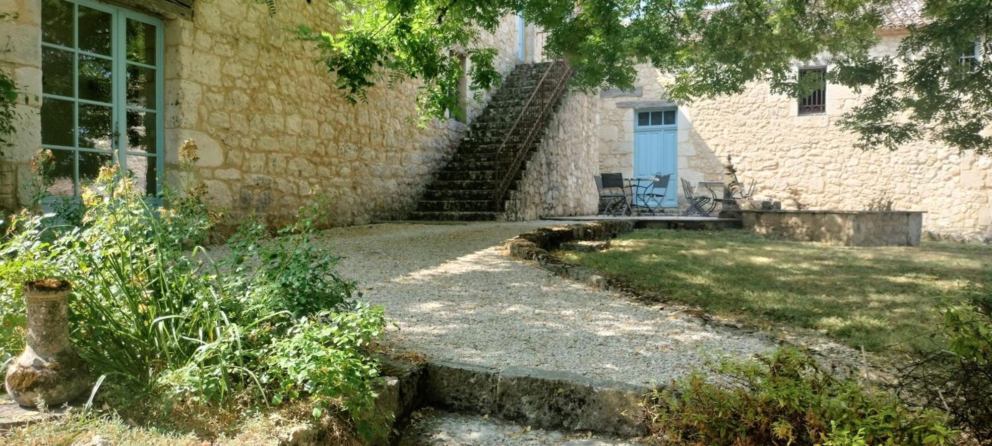 Chambre D'Hote "La Pierre" Domaine De Fonpeyroune Hotel Conne-de-Labarde Exterior photo